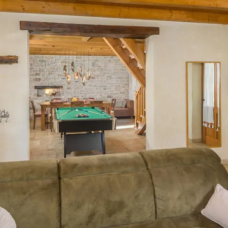 Boduleri For 9 People In Istria With Private Pool & Children Playground Vila *