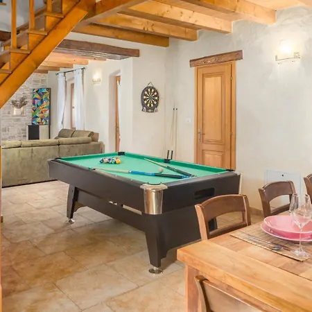 Boduleri For 9 People In Istria With Private Pool & Children Playground Vila *